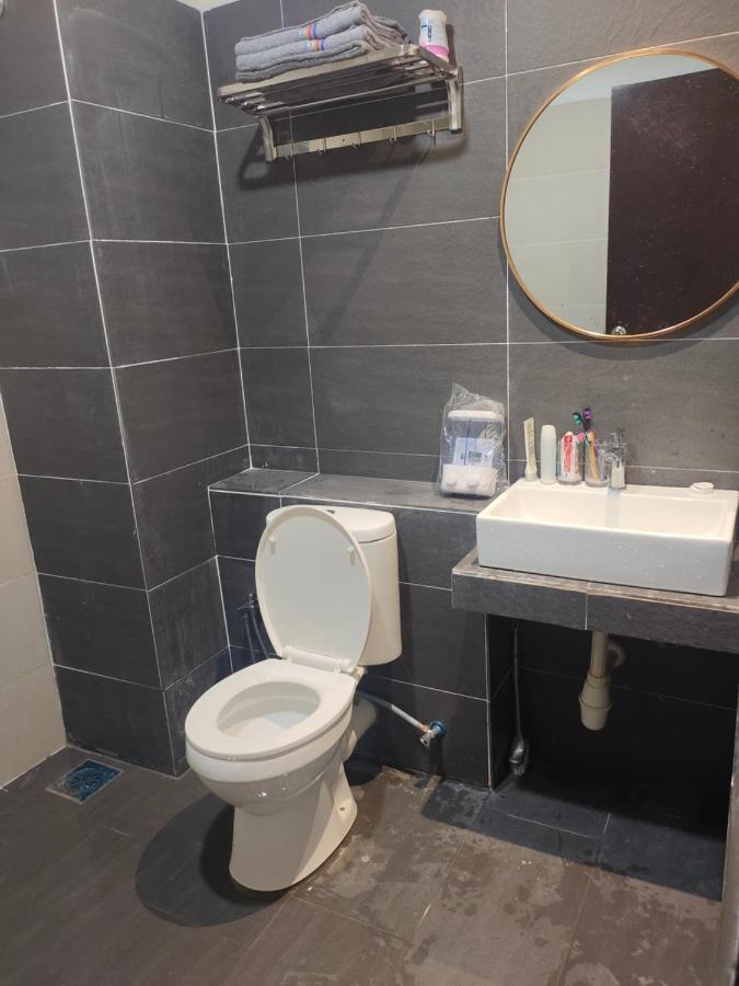 Alish Studio Apartment With Pool, Netflix, Wifi Gua Musang Exteriör bild
