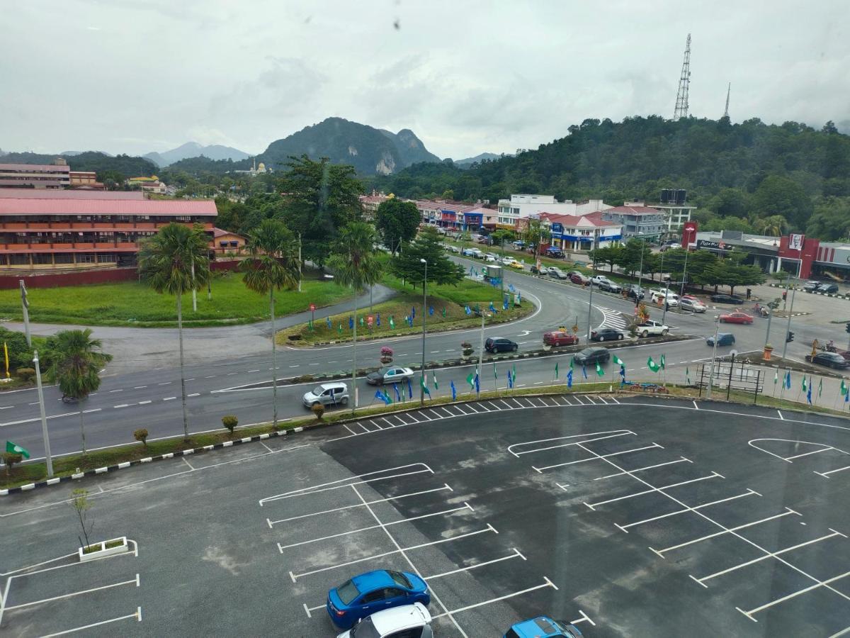Alish Studio Apartment With Pool, Netflix, Wifi Gua Musang Exteriör bild
