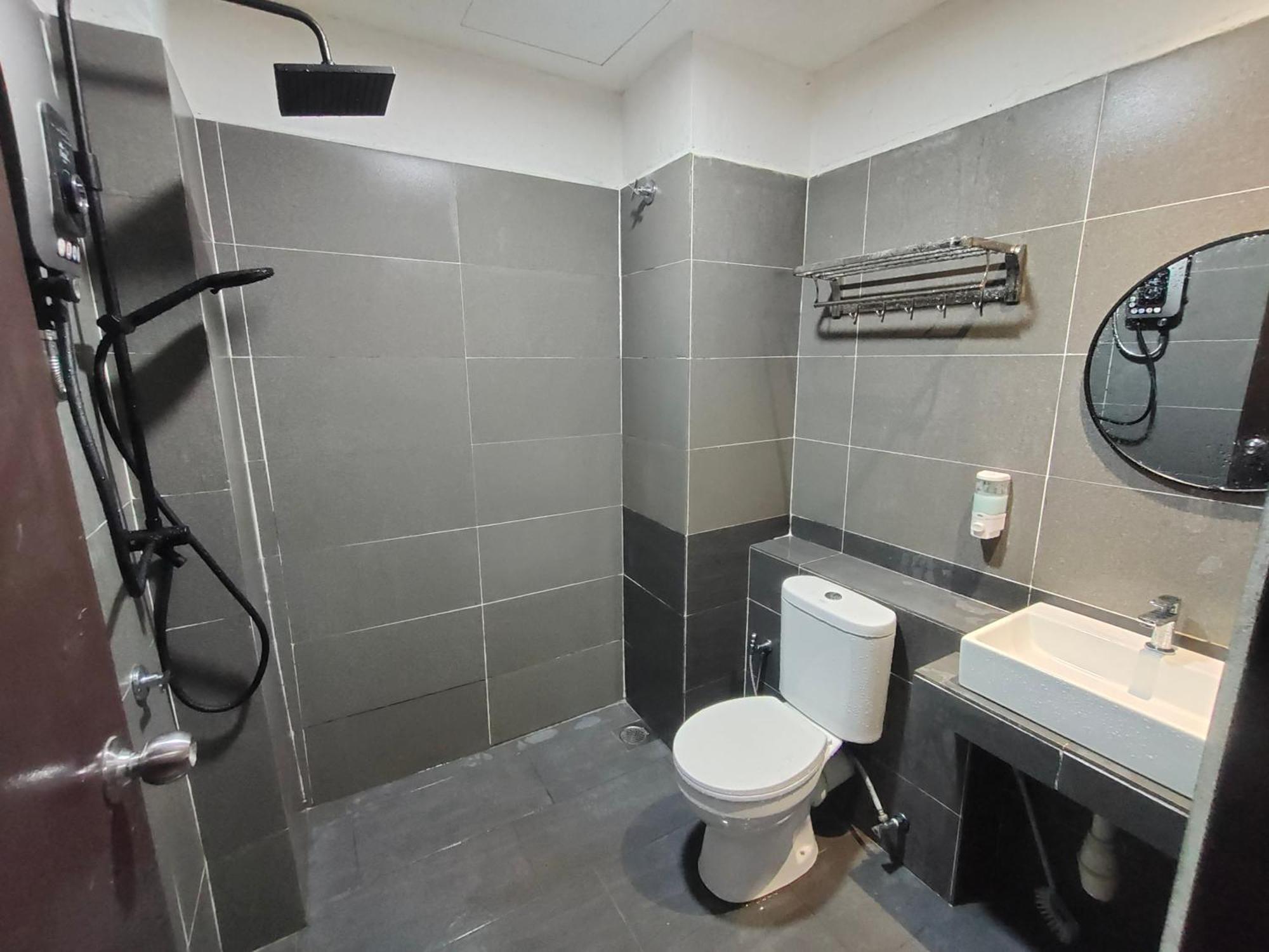 Alish Studio Apartment With Pool, Netflix, Wifi Gua Musang Exteriör bild